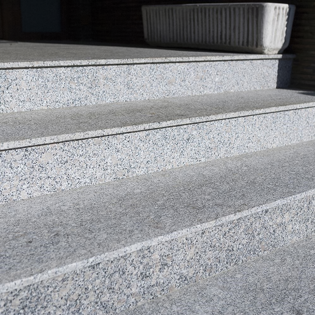 Trepte Granit Gri G602 Lustruit - 1 lungime bizotata 140 x 33 x 2 cm